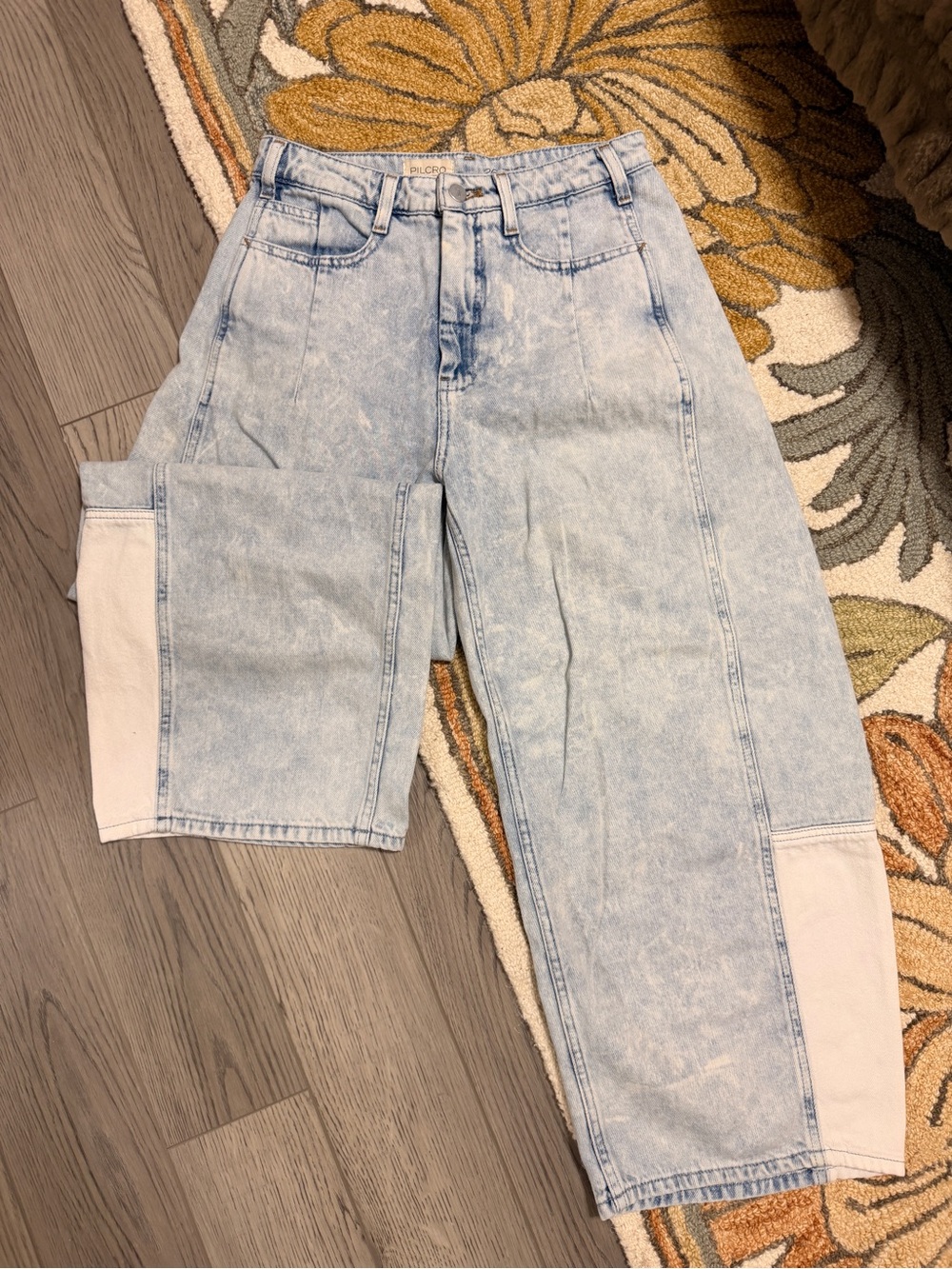 Pilcro Light Wash Women's Barrel Jeans